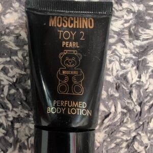 Moschino Toy 2 Pearl Body Lotion in Black and Gold